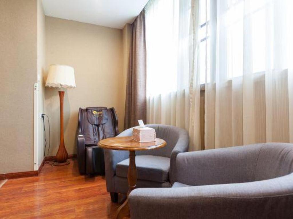 Hotel Greentree Songjiang Wanda Plaza Rongmei Road Express 3*