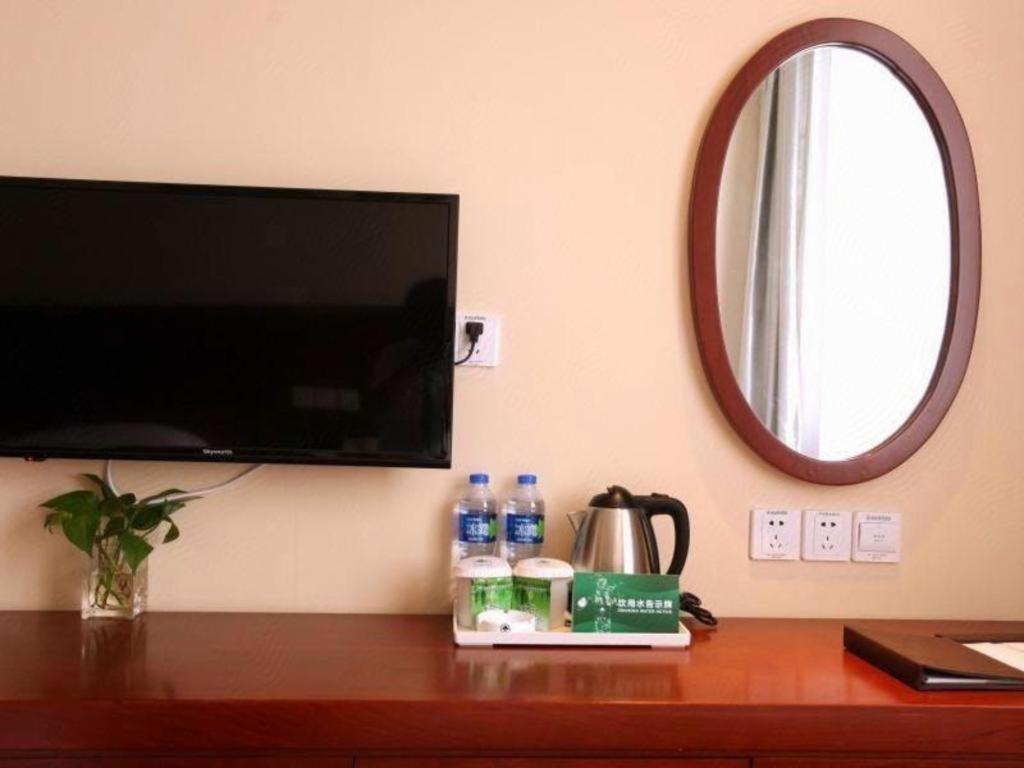 Hotel Greentree Songjiang Wanda Plaza Rongmei Road Express