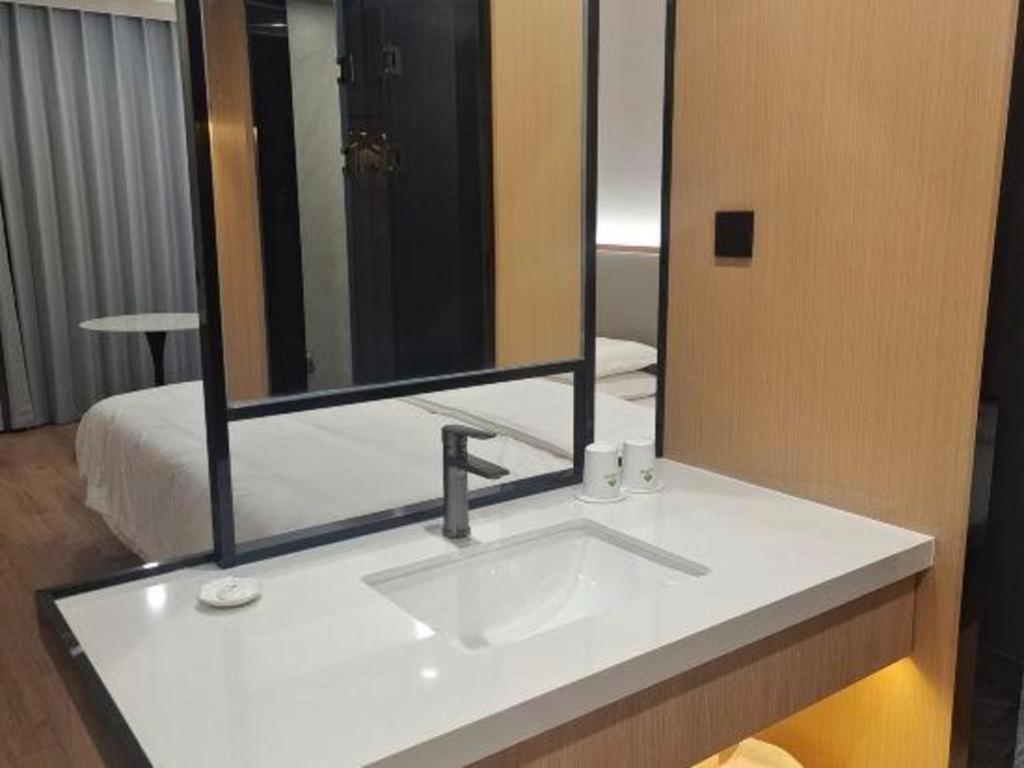 Greentree Songjiang Wanda Plaza Rongmei Road Express 3* Shanghai