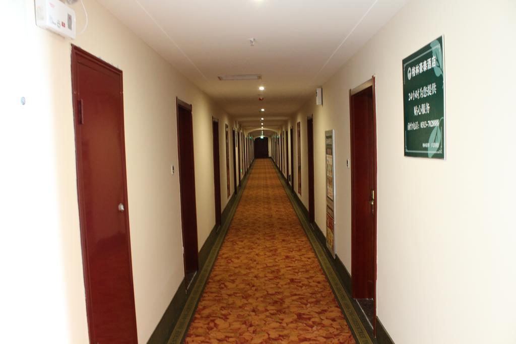 Greentree Songjiang Wanda Plaza Rongmei Road Express Hotel